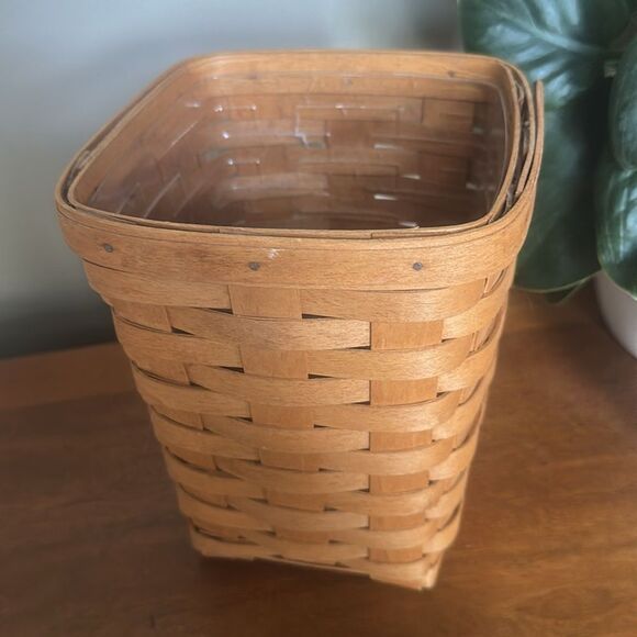 Longaberger 1993 Signed Vintage Tall Accent Basket! - Picture 7 of 7